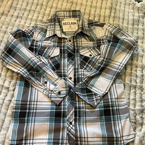 Reclaim boys long sleeve button down shirt; size M (10-12)